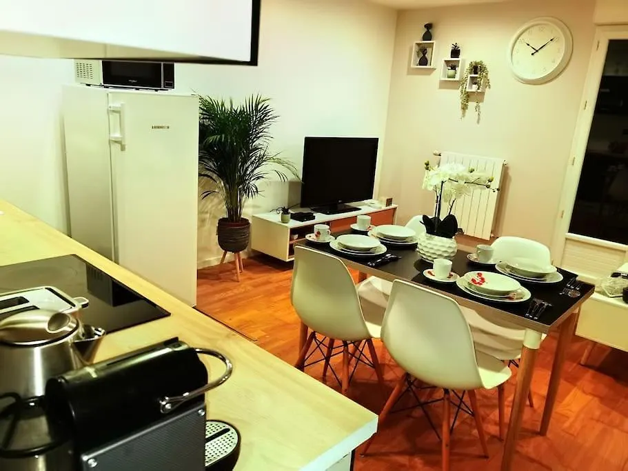 Chaleureuse Maisonnette Lyon Meyzieu Hébergement de vacances
