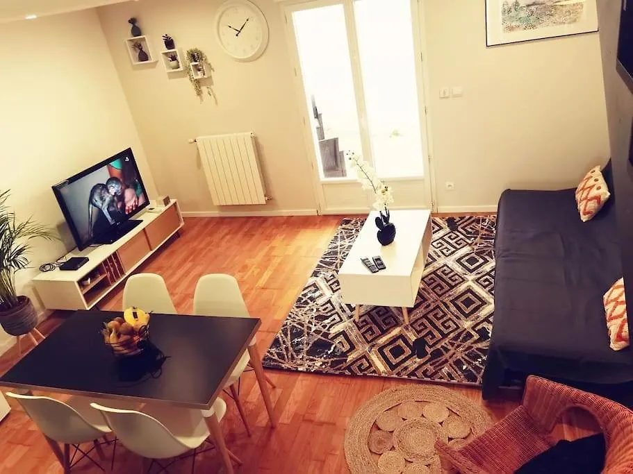 Chaleureuse Maisonnette Lyon Meyzieu Ferienhaus