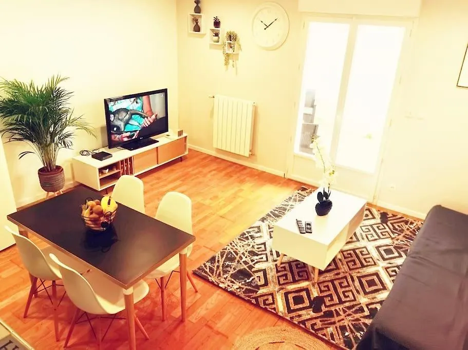 Hébergement de vacances Chaleureuse Maisonnette Lyon Meyzieu