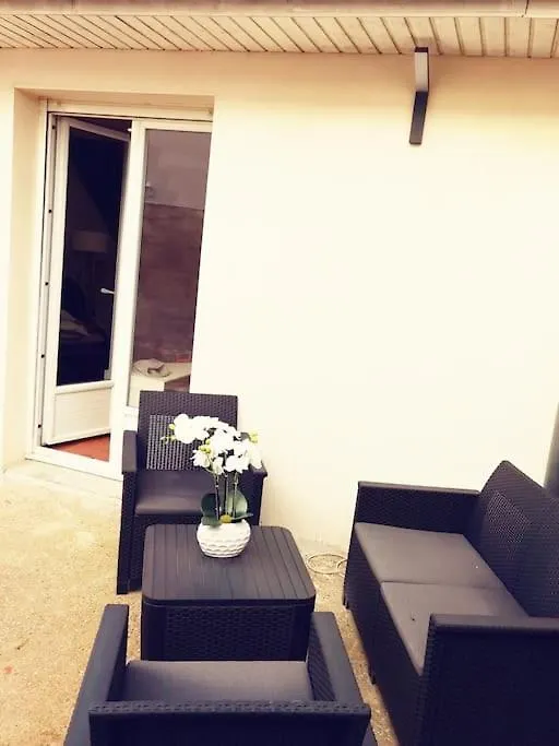 Chaleureuse Maisonnette Lyon Meyzieu Hébergement de vacances