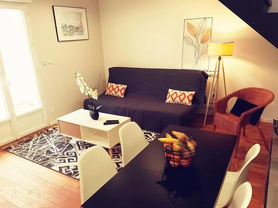 Chaleureuse Maisonnette Lyon Meyzieu Hébergement de vacances